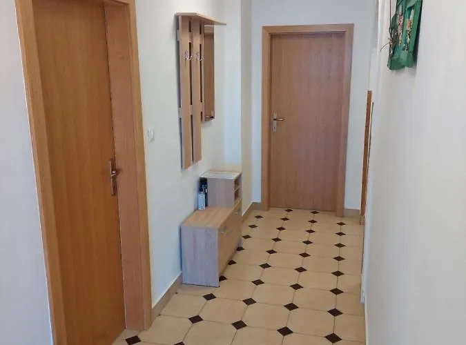 Apartment Ljiljana *