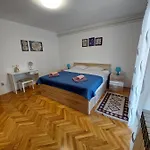 Apartment Ljiljana *